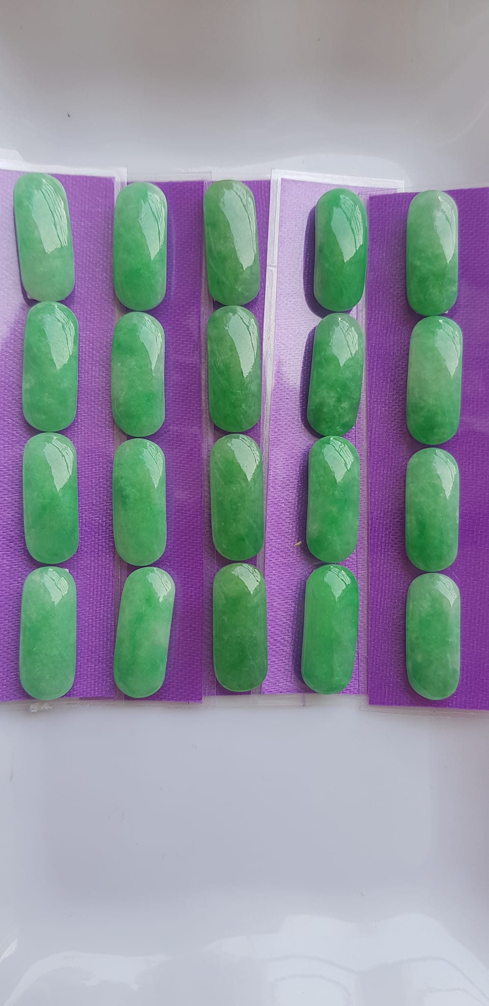 Bộ Lắc Tay Yên Ngựa Mới 4 viên Xanh Ngọc Tươi đều bóng đẹp  Size Dài 20mm x Ngang 9mm x cao 3mm Đá Ngọc Cẩm Thạch tự nhiên  Nữ mệnh mộc hỏa thủy bọc vàng đeo đẹp sang món quà tặng ý nghĩa gửi đến Mẹ và người thân ạ