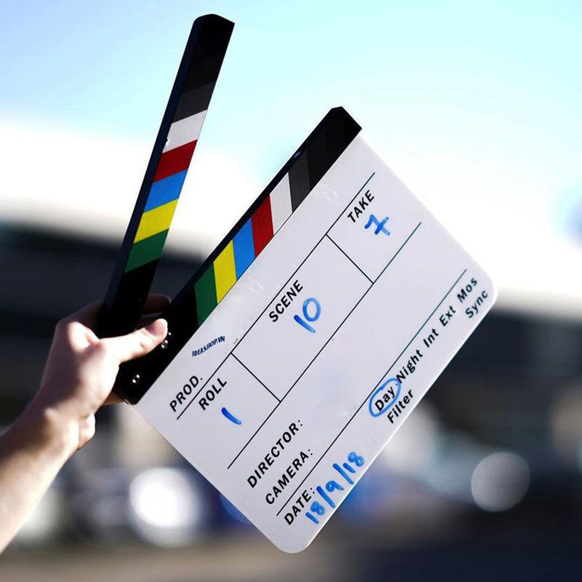 BẢNG ĐẠO DIỄN ĐIỆN ẢNH (CLAPPER BOARD)