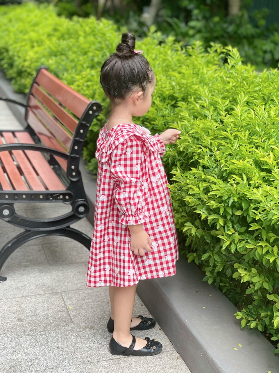 Váy bé gái thu đông 1-10 tuổi kẻ đỏ đính nơ, Đầm dài tay cho bé cao cấp vải thô boi mềm thoáng