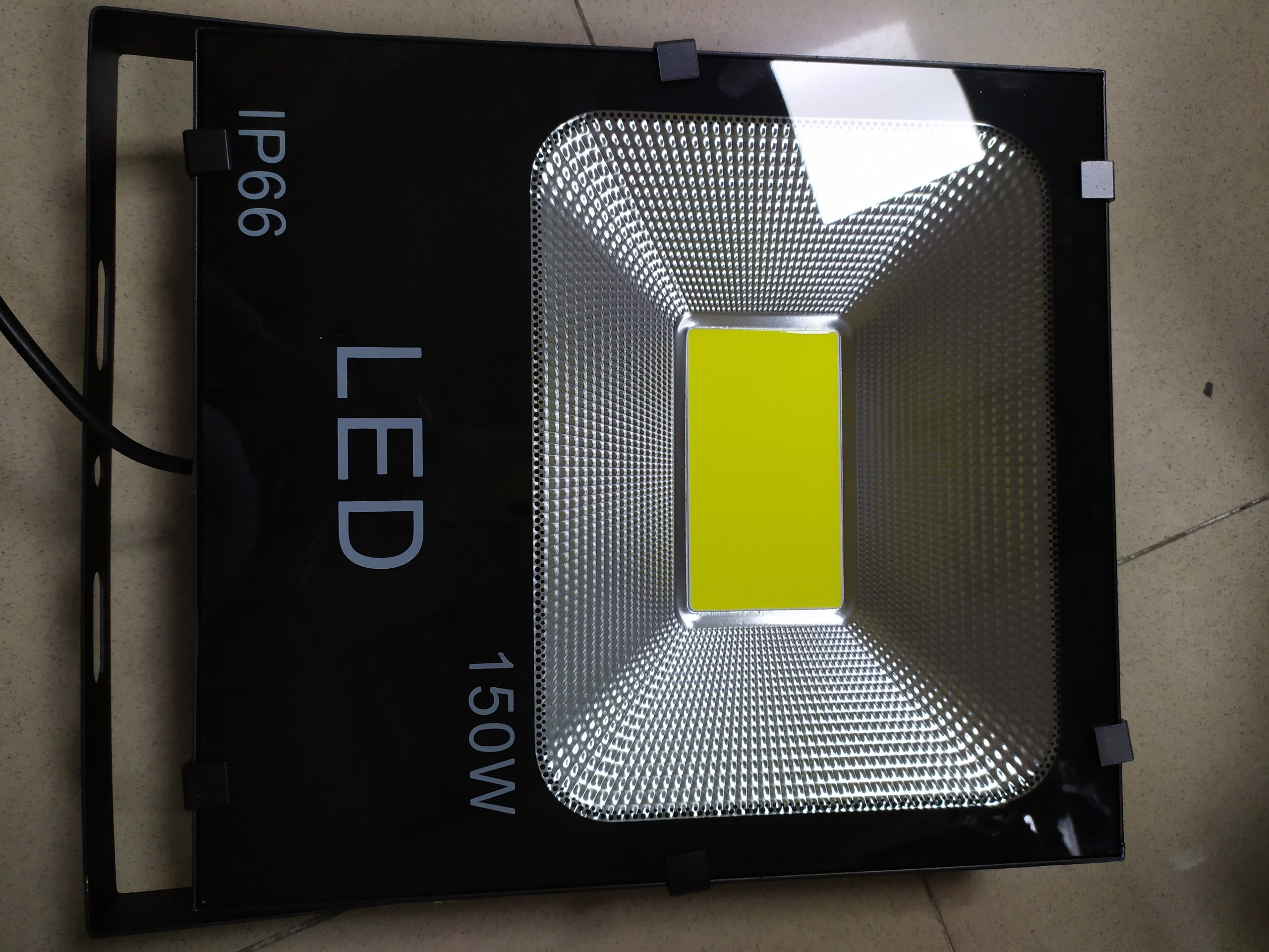 Đèn pha LED 150W chip COB ánh sáng trắng