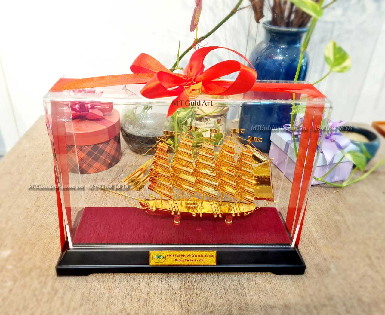 Mô hình thuyền buồm mạ vàng MT Gold Art(305 x 118x 225 mm) M06- Hàng chính hãng, quà tặng dành cho sếp, khách hàng, đối tác