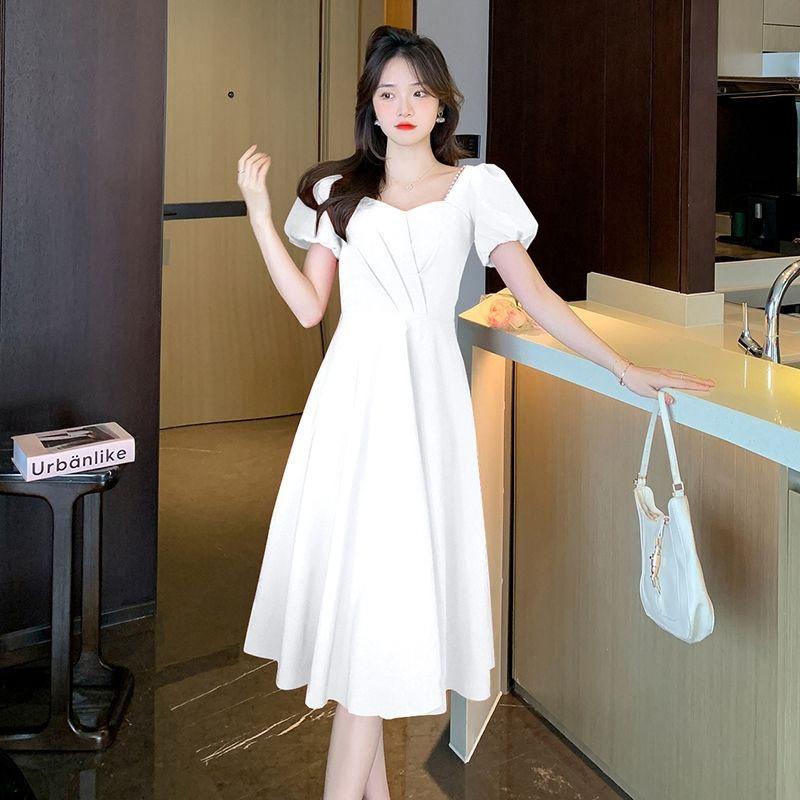 ĐẦM TAY NGẮN ĐI TIỆC VỚI 2 BÊN VAI ĐÍNH CƯỜM