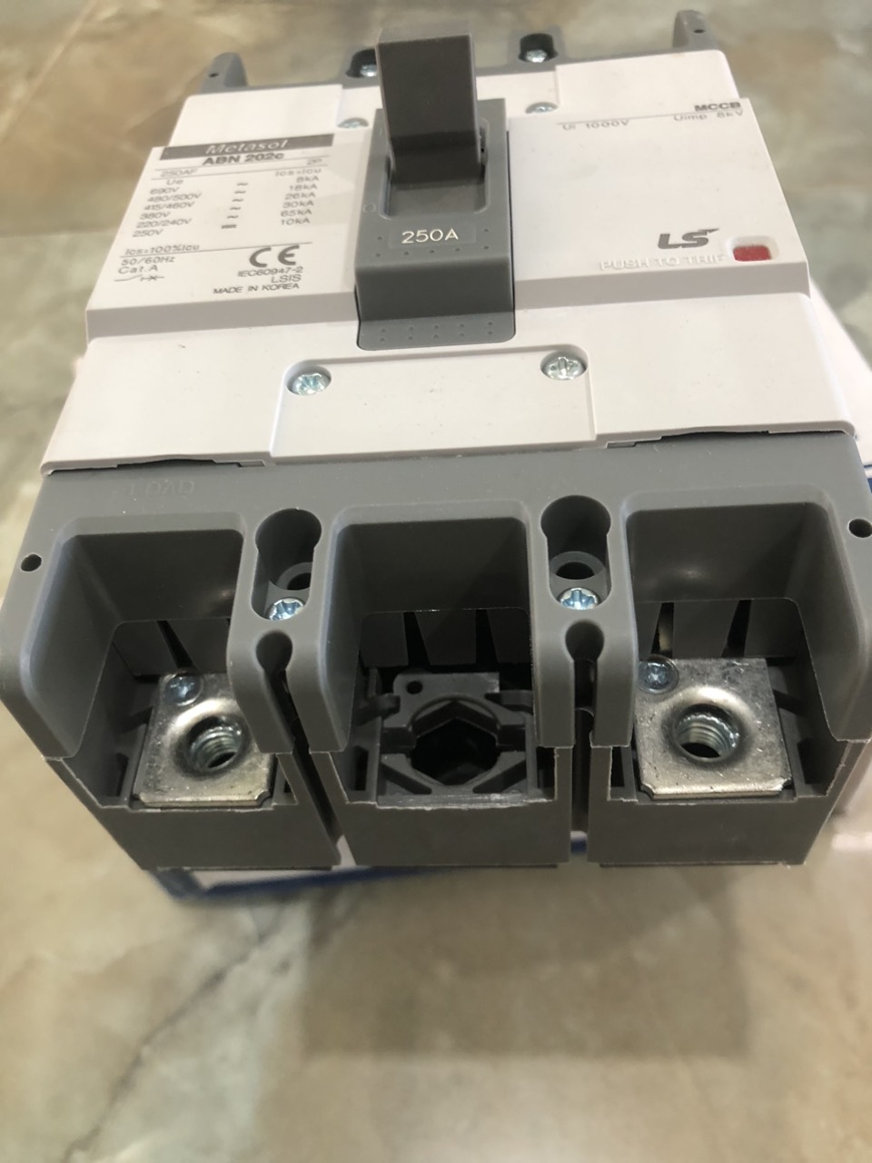 Cầu dao điện tự động CB LS 2P 60A
