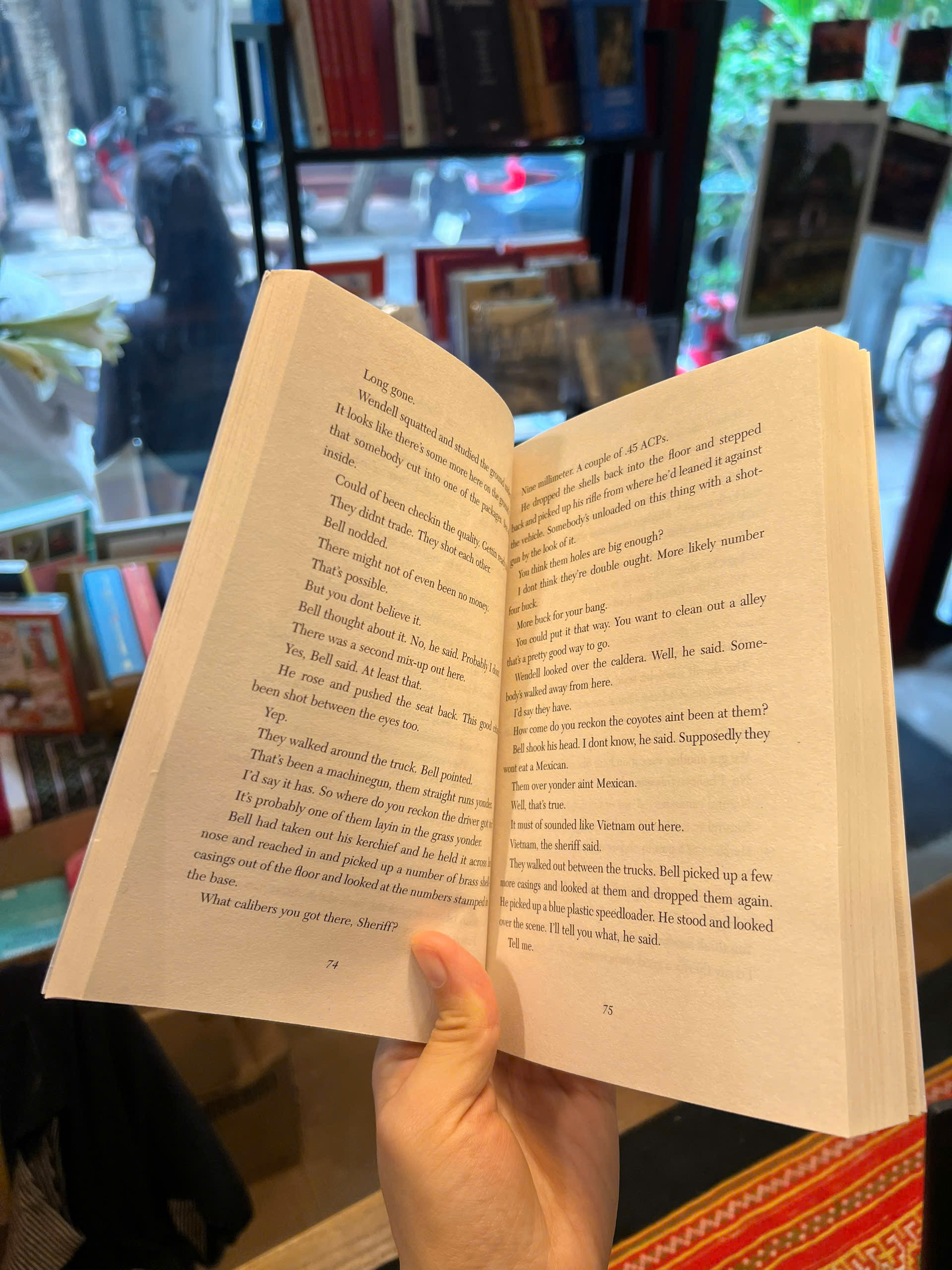 Sách - No Country For Old Men by Cormac McCarthy | Fiction / Thriller / Crime / Ngoại văn nhập khẩu