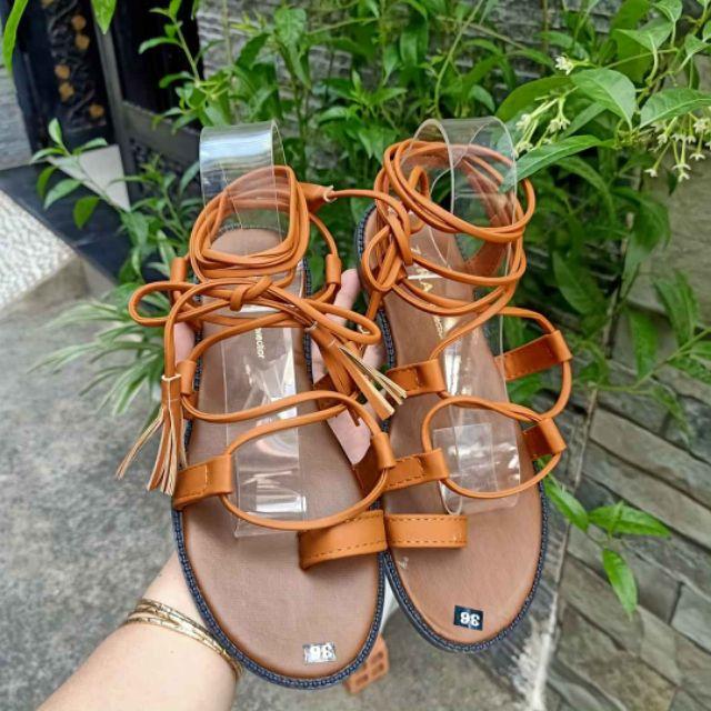 Dép Sandal Boho Cột Dây Chiến Binh Tua Rua