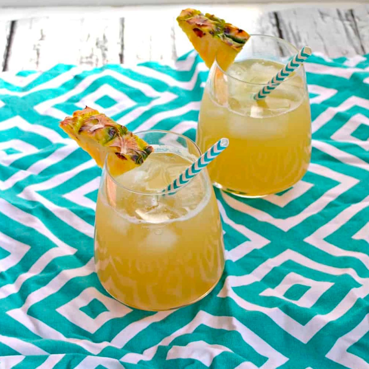 Siro Pha Chế Vị Dứa Torani Classic Pineapple Syrup 750ml Mỹ