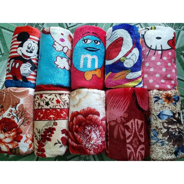 Chăn Mền Bông Tuyết Loại Lớn Màu Ngẫu Nhiên Cho Bé 1m6 x 1m8