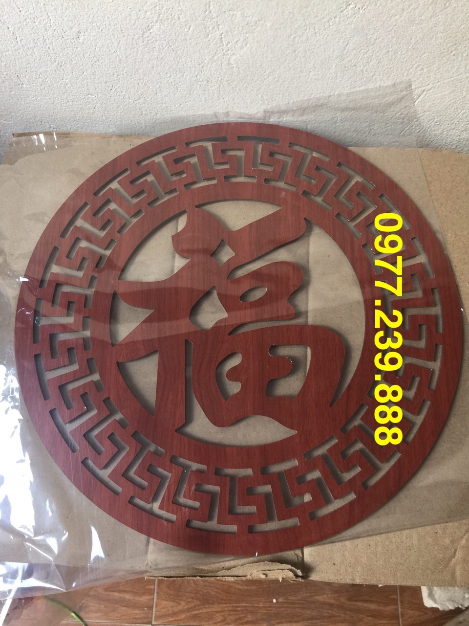 Viền chữ trang trí bàn thờ bằng alu