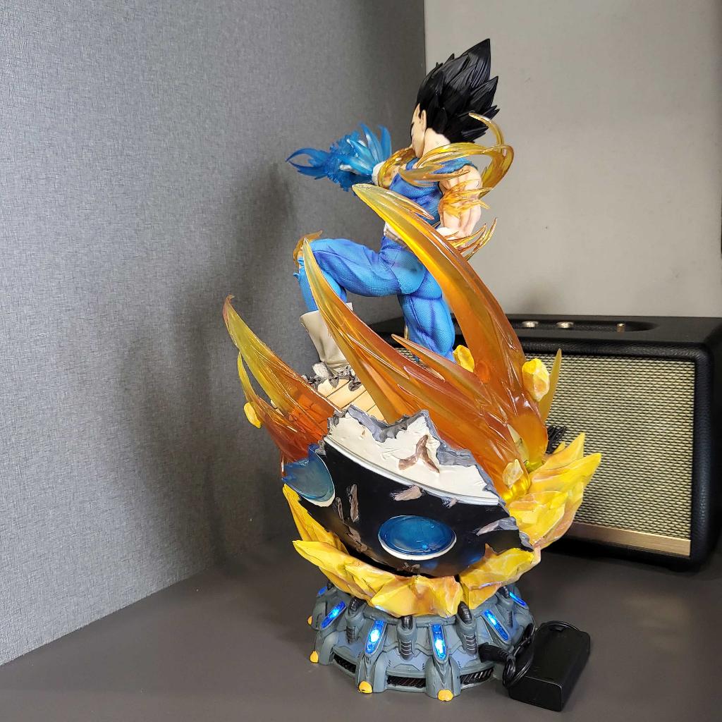 Figure / Mô hình Vegeta chiến đấu 3 đầu 45 cm có LED - Dragon Ball