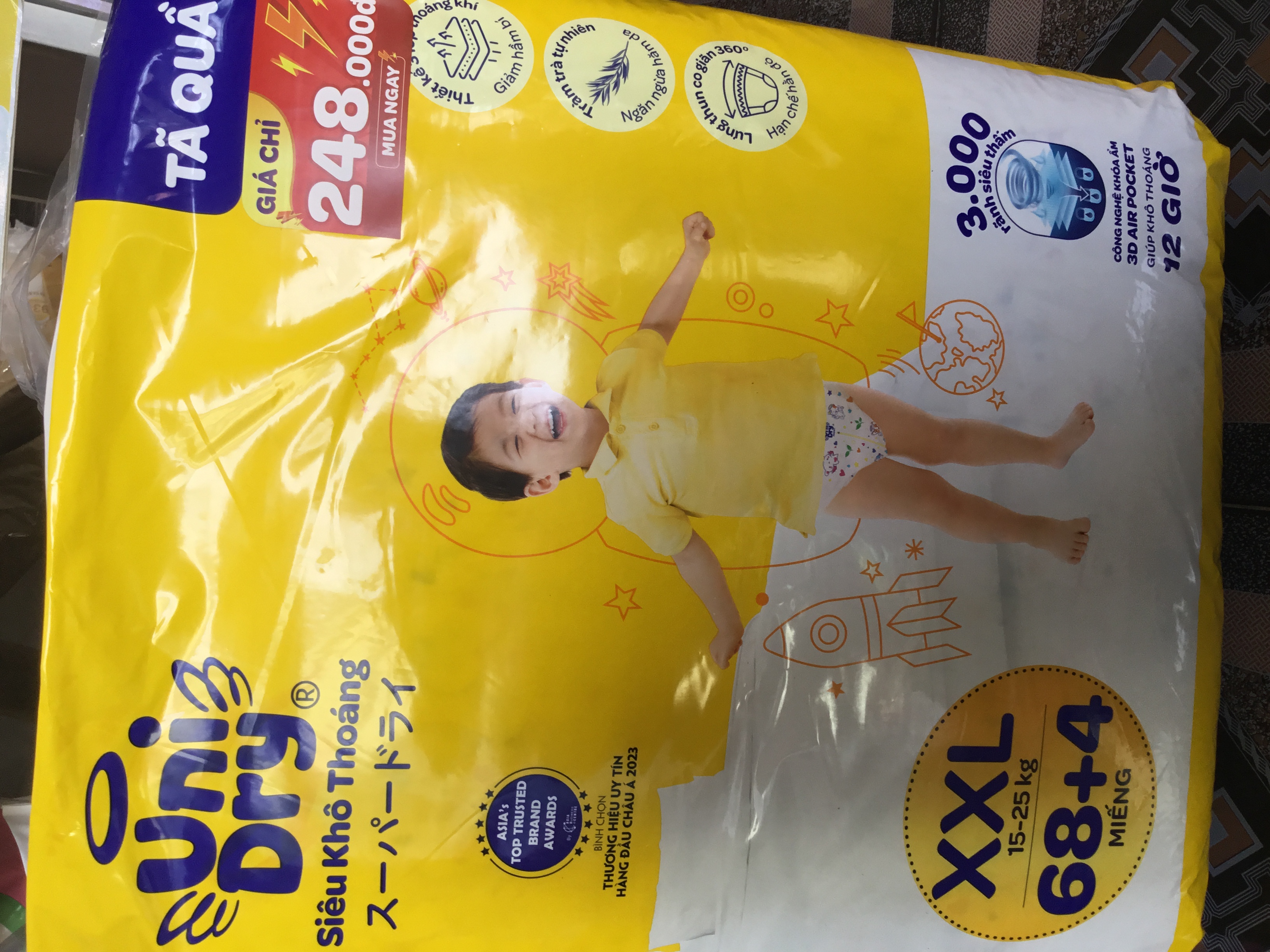 Tặng Thêm 4 Miếng Bên Trong - Tã Quần UniDry XXL68 +4 Siêu Khô Thoáng Cho Bé Từ 15-25kg - Date luôn mới