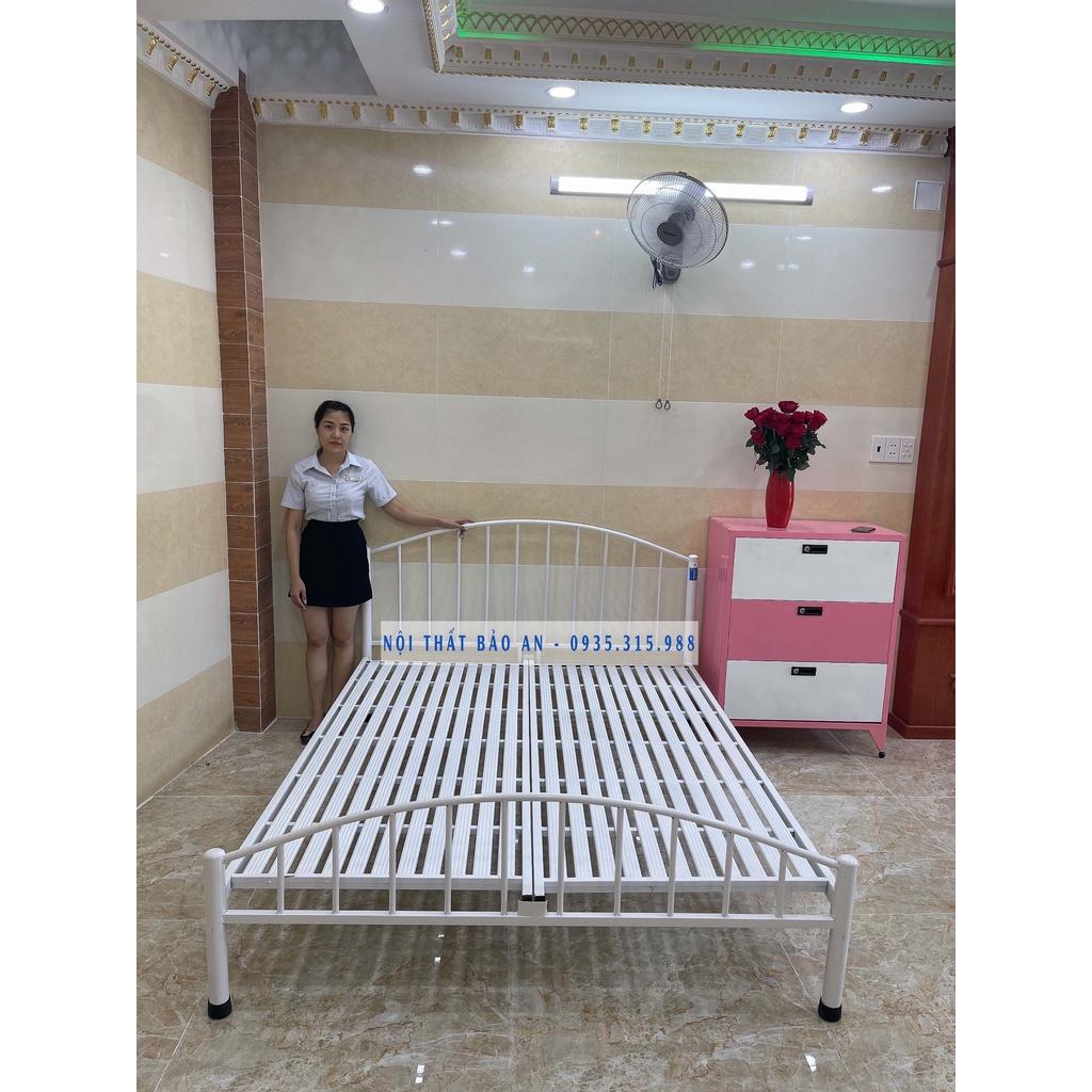 Giường sắt Kiểu Tân Cổ Điển 1M4X2M
