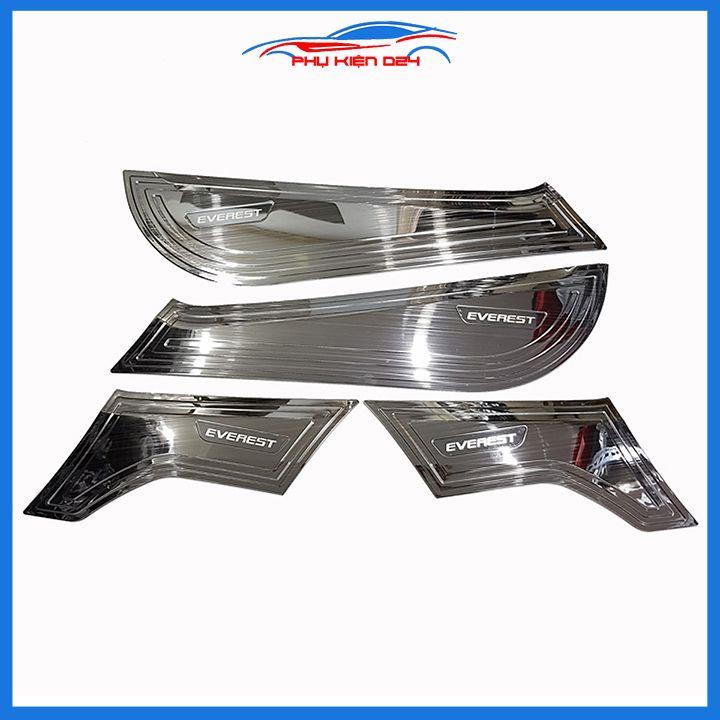Bộ ốp tapli Ford Everest 2016-2017-2018-2019-2020-2021-2022 vân Titan chống xước va đập khi mở cửa và làm đẹp xe
