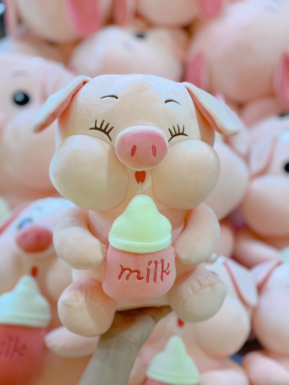 Thú nhồi bông Heo ôm bình sữa