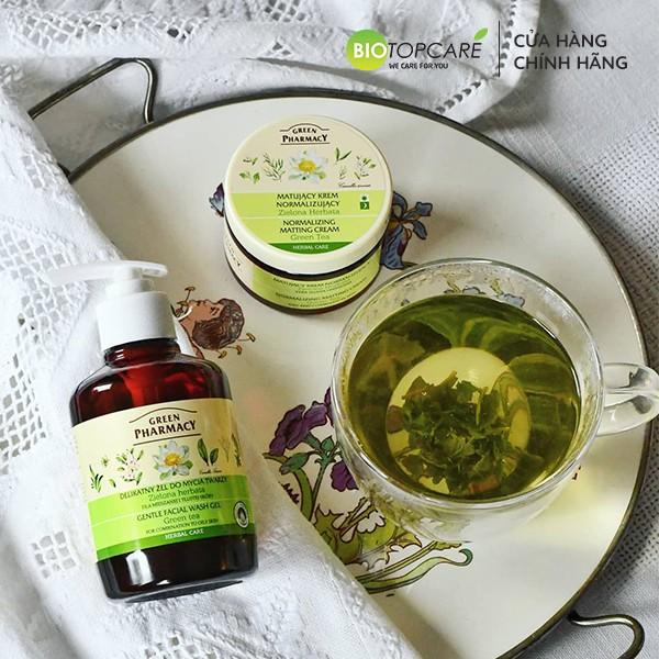 Gel rửa mặt Zelenaya Apteka trà xanh và lá bạch quả dành cho da thường và da dầu 270ml