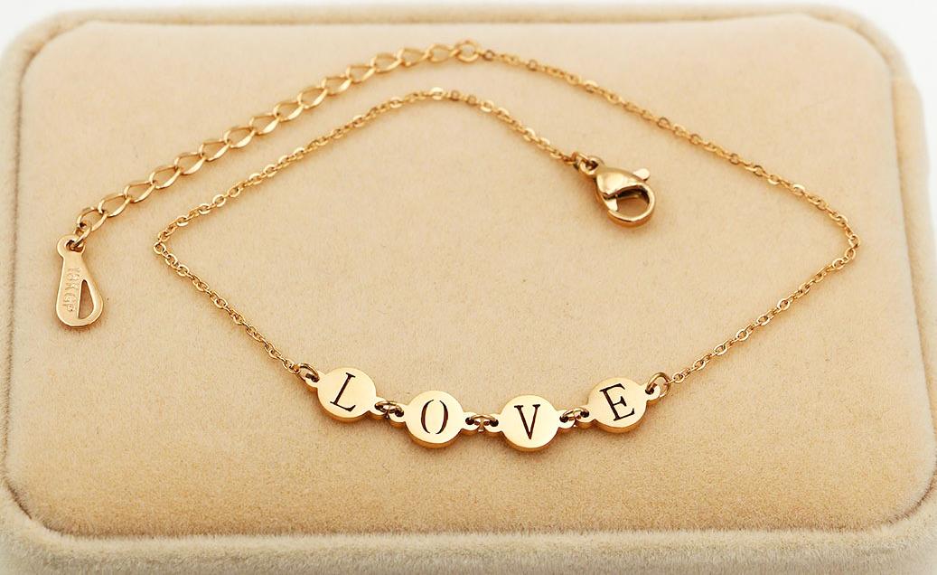 Lắc Chân Titan chữ Love sang chảnh LCN166