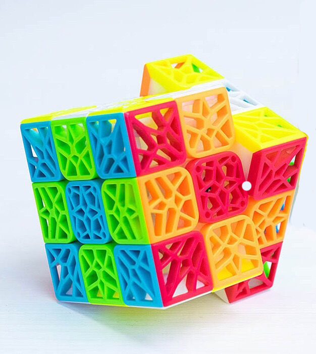 Rubik 3x3 tặng kèm đế