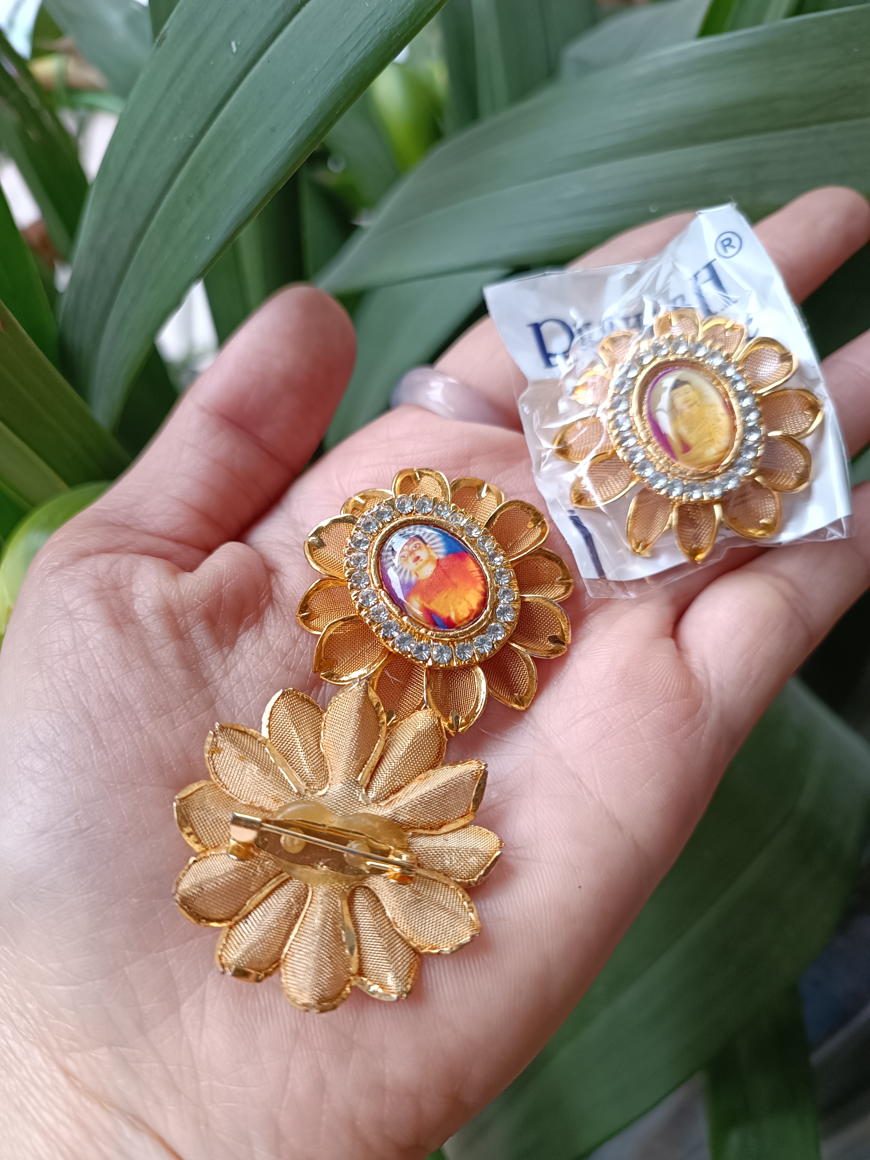 Mặt huy chương cài áo Phật Thích Ca, Phật A Di Đà
