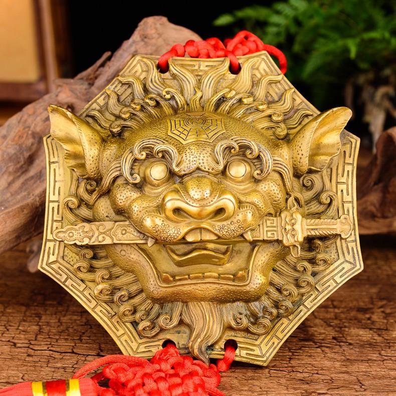 Mặt hổ phù cỡ nhỏ sư tử trừng mắt ngậm kiếm bằng đồng thau phong thủy