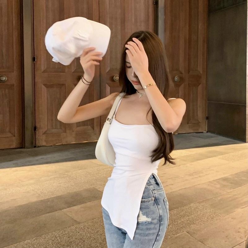 Áo 2 dây xẻ tà có mút ngực