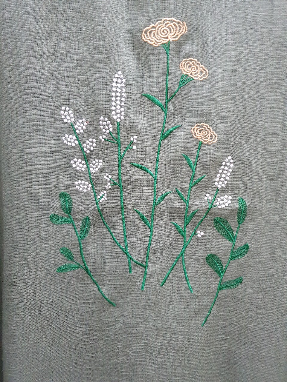 Áo Họa Tiết Thêu Hoa