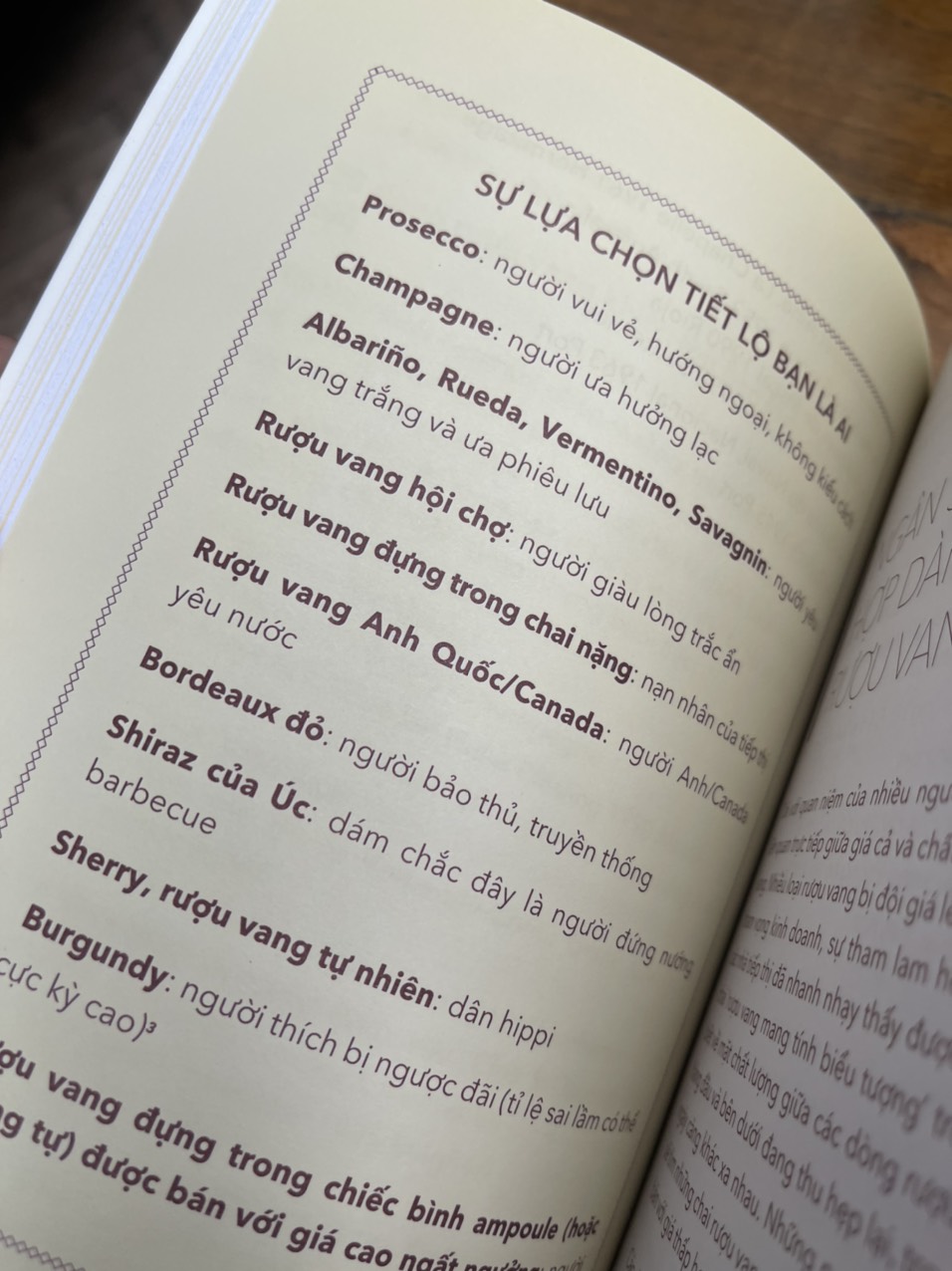 (Tái Bản 2021 – in màu ) TRỞ THÀNH CHUYÊN GIA RƯỢU VANG TRONG 24H - Jancis Robinson – TYG - NXB Văn Học (bìa mềm)