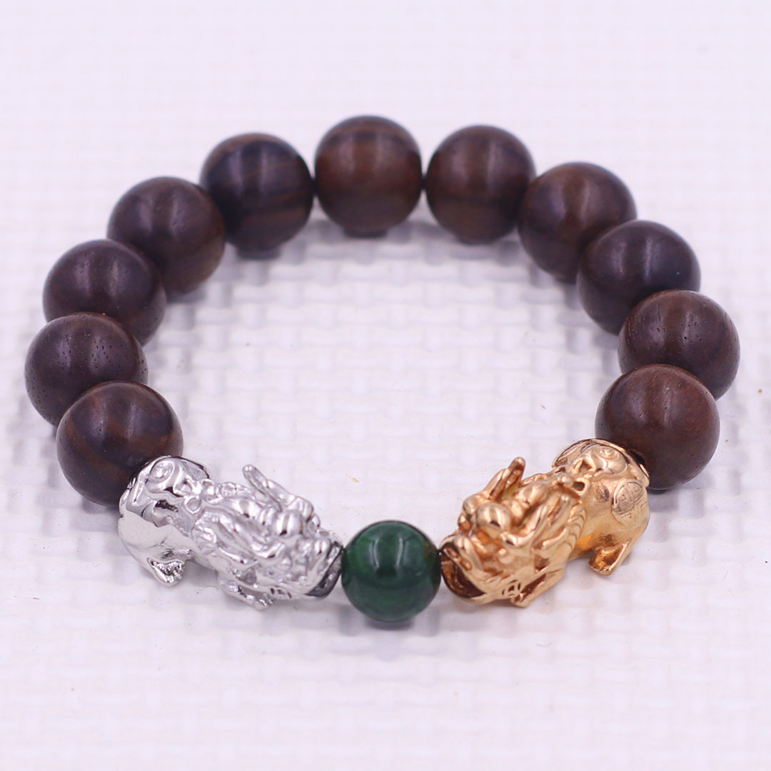 Vòng chuỗi đeo tay gỗ đàn hương nâu 12 ly charm tỳ hưu đôi inox trắng và vàng, vòng chuỗi phong thủy, charm tỳ hưu, vòng tay hạt chuỗi