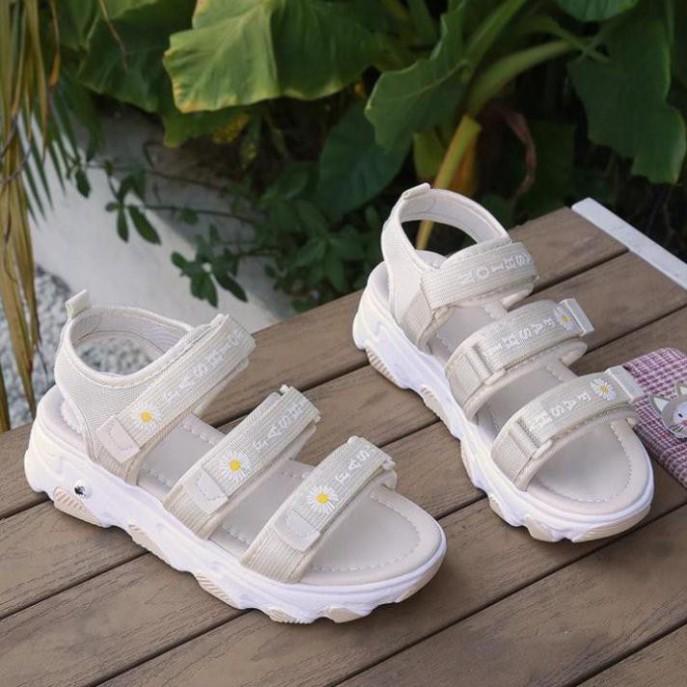 Giày sandal nữ fashion 3 quai hình hoa cúc HOTTREND - GIÁ RẺ Sandal nữ đế tripel cao 4cm êm và nhẹ