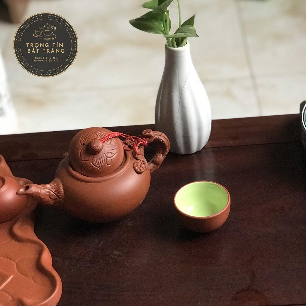 Bộ Ấm Chén Trà Đạo Gốm Tử Sa Bát Tràng Đắp Nổi Hoa Sen Dáng Tiêu Anh Dung Tích 220ml ATSML 01.1