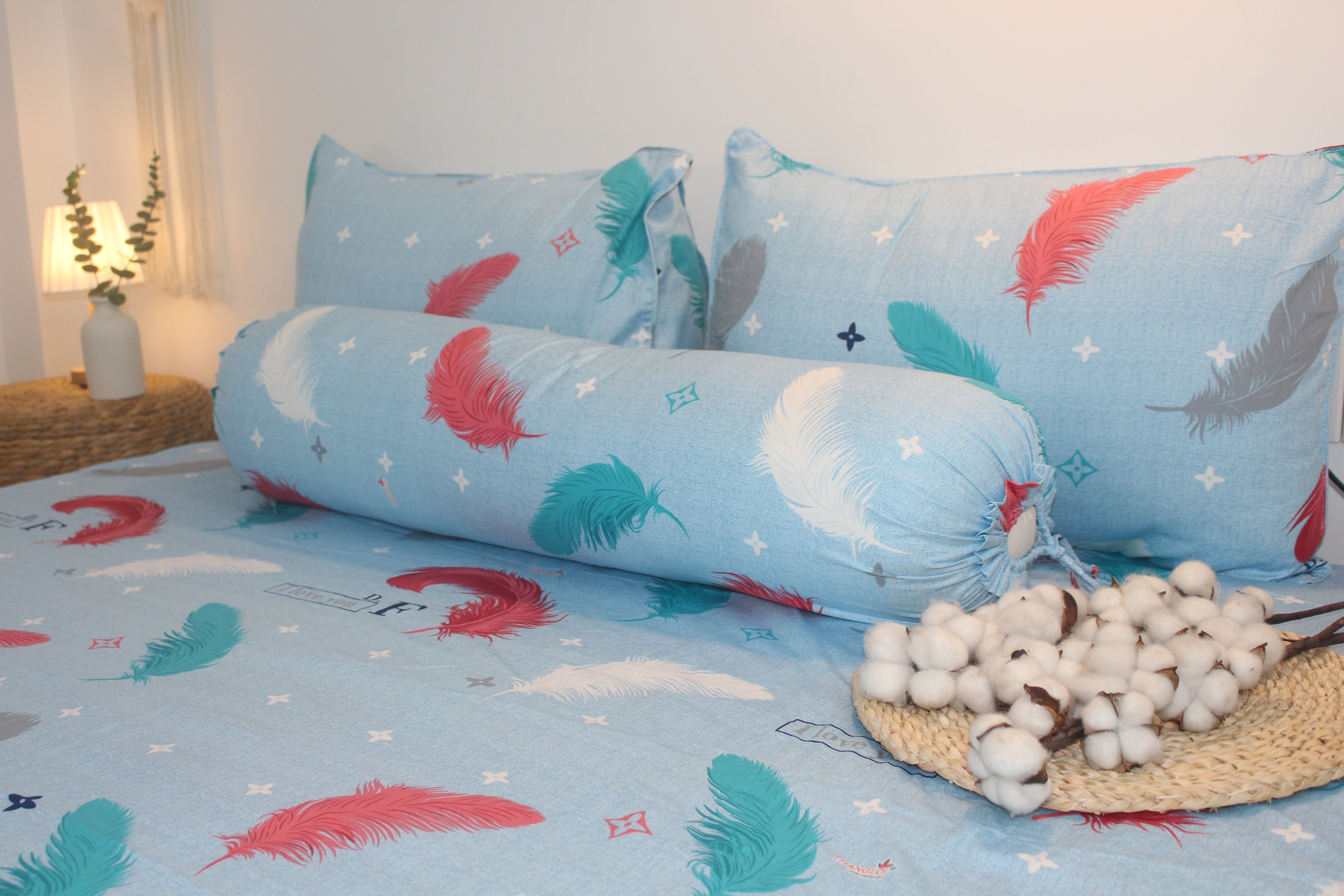 Bộ Drap Gối Cotton - Mẫu Lông Vũ Nền Xanh - vải dày dặn, mát mẻ, siêu thấm mồ hôi