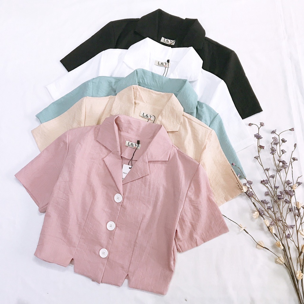 Áo sơ mi nữ cộc tay cổ vest kiểu croptop dáng suông phối 3 khuy to lạ mắt