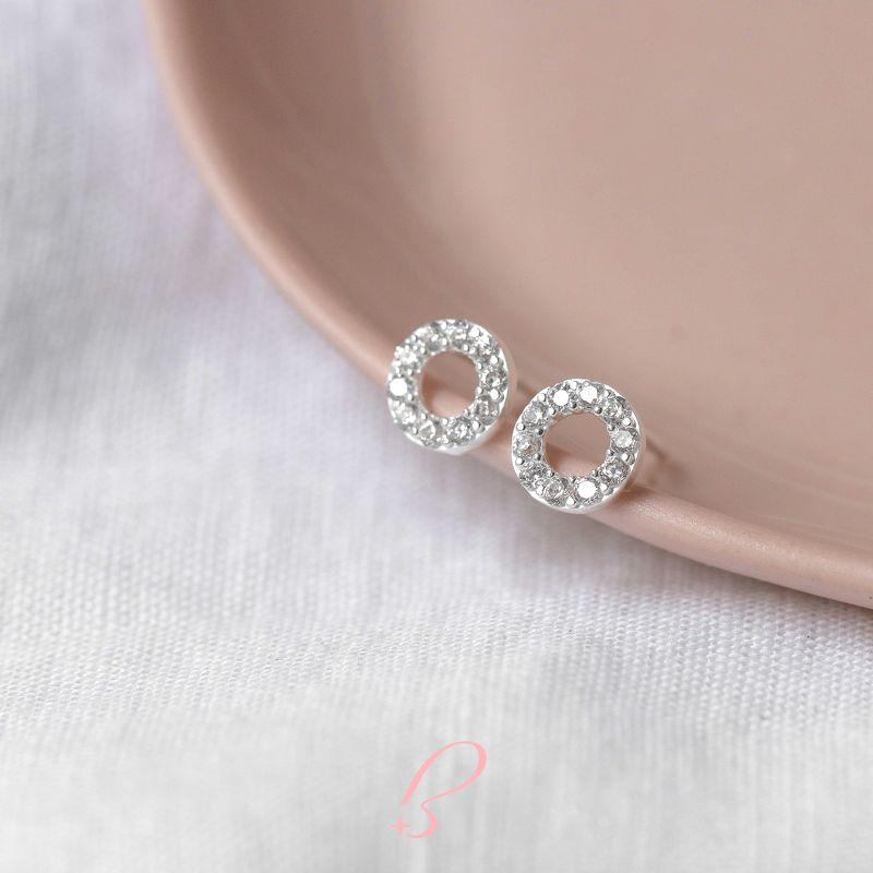 Bông tai bạc Bling it hình tròn đính đá viền BIBT284