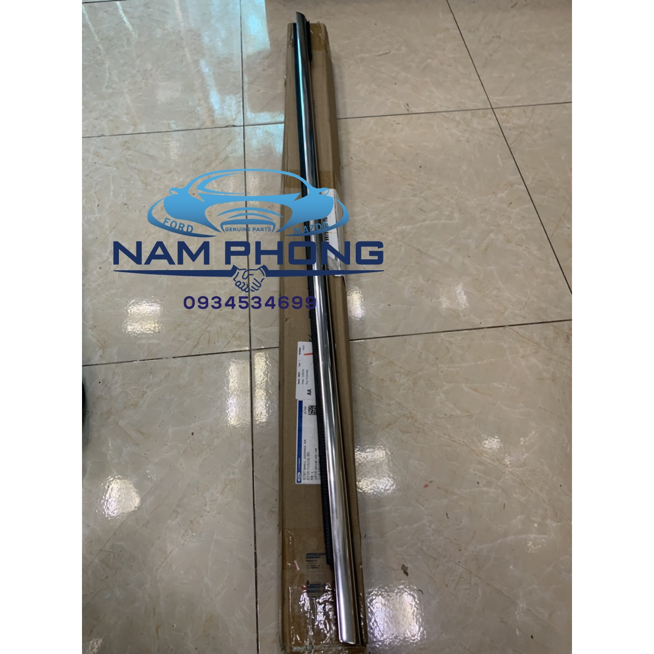 Nẹp ngoài chân kính cửa trước dành cho focus 12 - 19 Lái LH - mã BM51A20563BK , Sử dụng cho các dòng xe ford  focus  từ năm 2012 – 2019