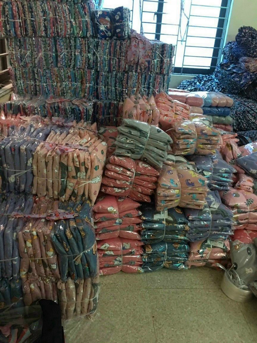 Bộ Quần Áo Nỉ Freesize Giao mầu ngẫu nhiên