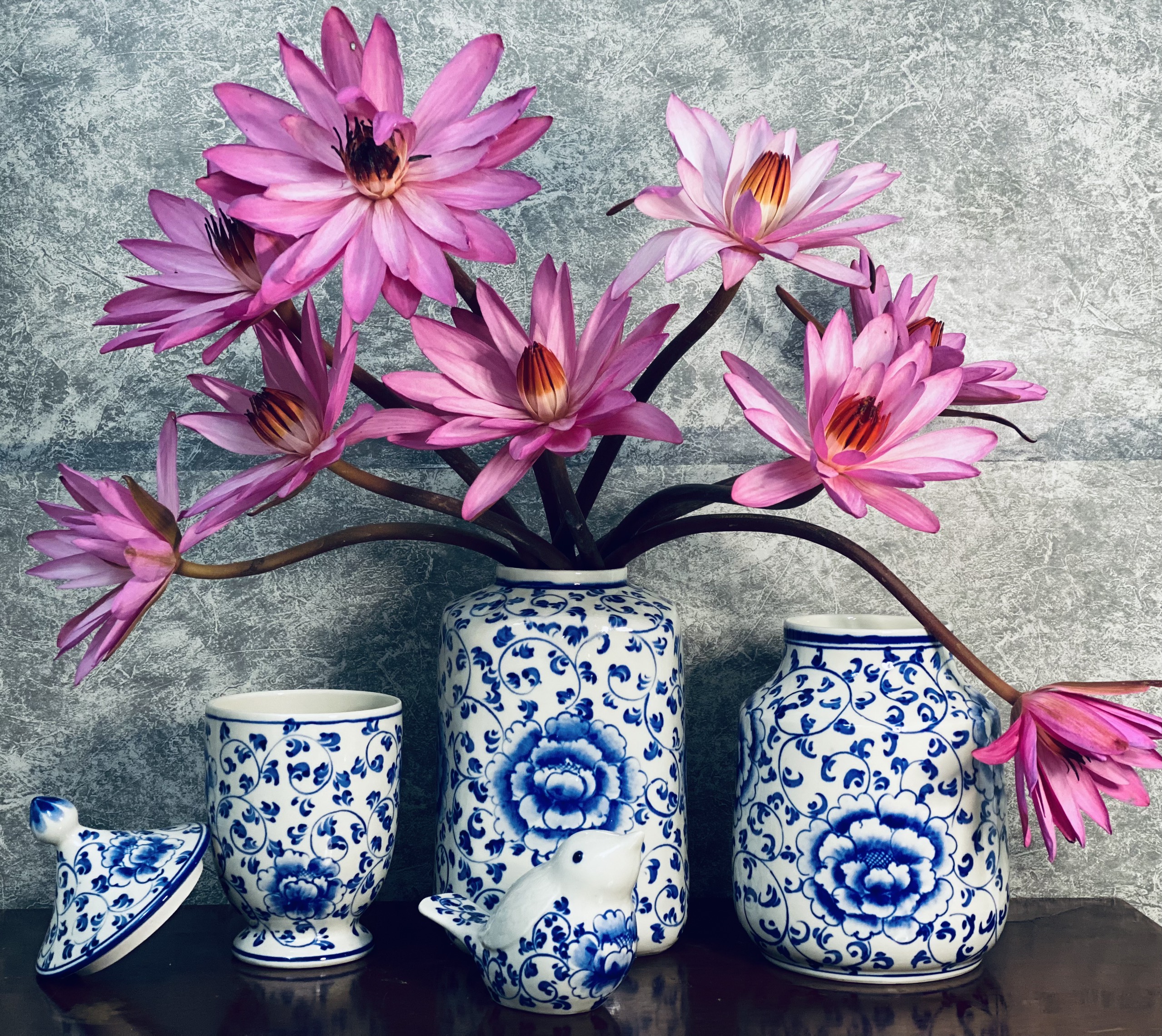 LỌ HOA DÁNG HỘP MANG PHONG CÁCH HIỆN H25,5,H19CM