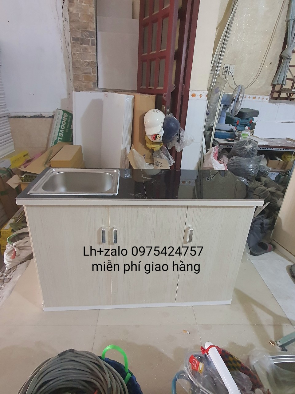 Tủ bếp sẵn bồn mặt gạch 