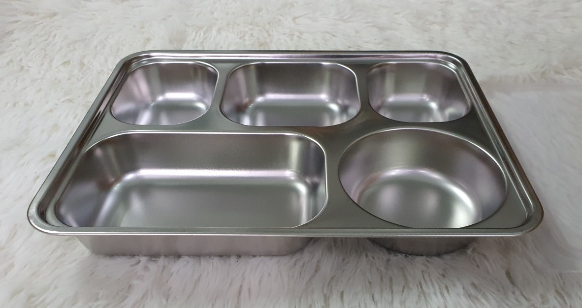 Khay đựng thức ăn , khay cơm inox 201 dày 0.7 mm – 5 ngăn SLN , KT: 28X22X4 CM