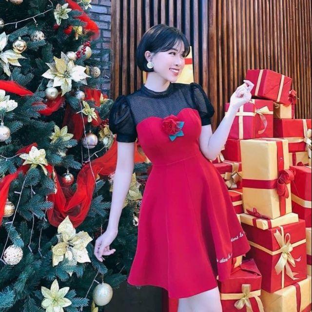 ĐẦM XÒE PHỐI LƯỚI HOA HỒNG