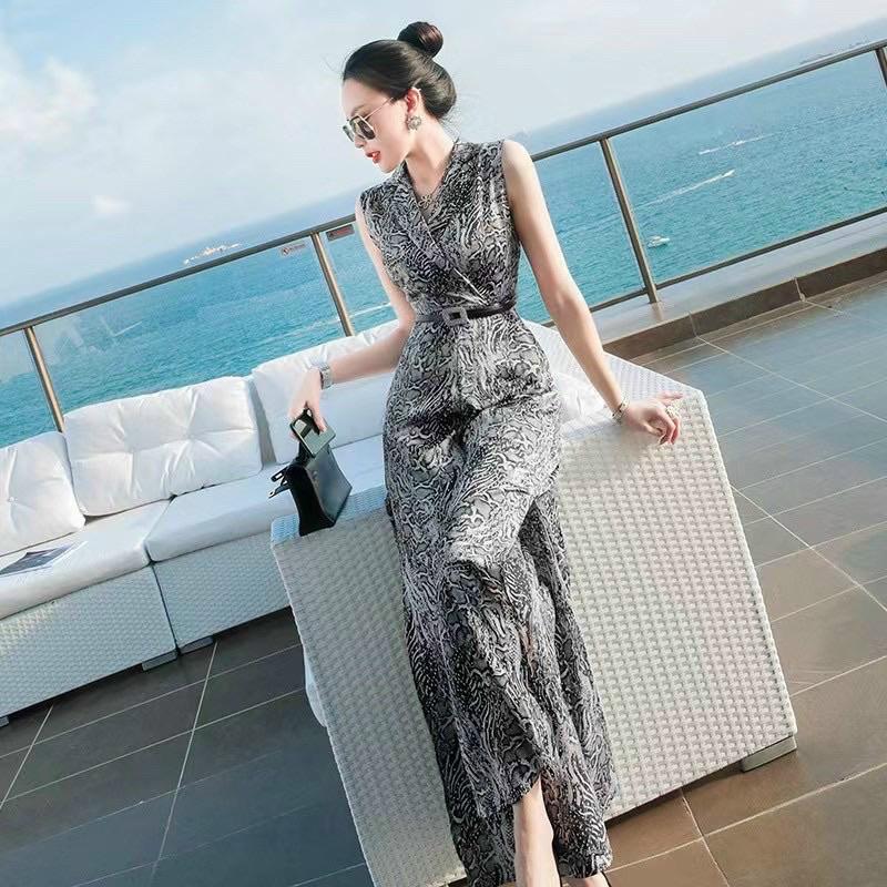 Jumsuits lụa cổ vest