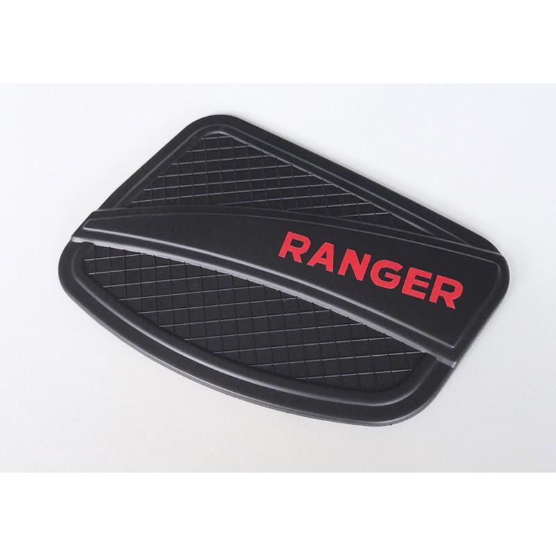 Ốp nắp bình xăng Ford Ranger