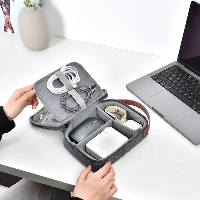 Túi xách đựng phụ kiện đồ công nghệ, chia nhiều ngăn đựng sạc , cáp , chuột , pin dự phòng hiệu Wi WU Minimal tech pouch - Hàng chính hãng