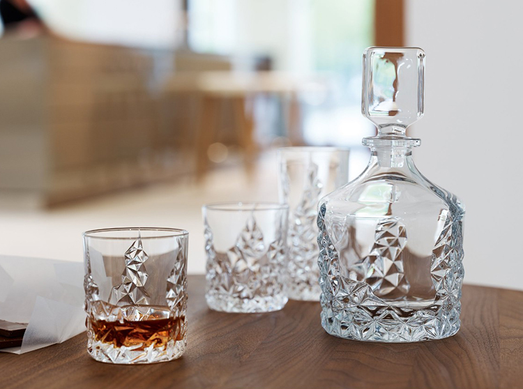 Bộ 1 Bình Rượu Nachtmann Sculpture 91900 ĐK 13cm (750ml) Và 2 Ly Whisky Pha Lê ĐK 8.6 cm (365ml)