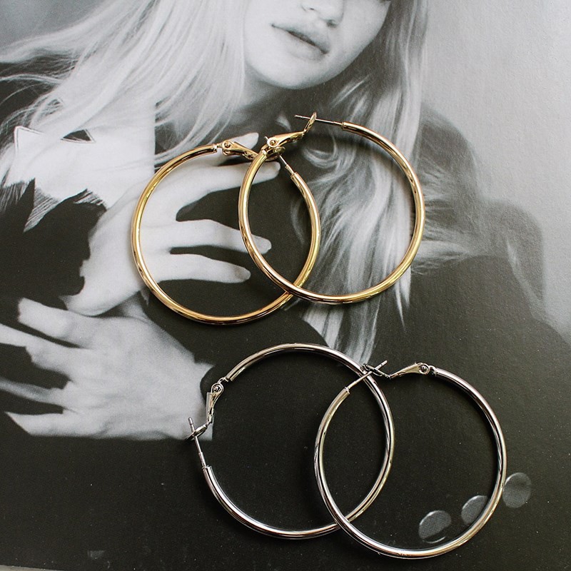 Khuyên Tai O Tròn Siêu Xinh - Bông Tai Cho Bạn Gái Đi Chơi, Đi Tiệc - Giao Màu Ngẫu Nhiên