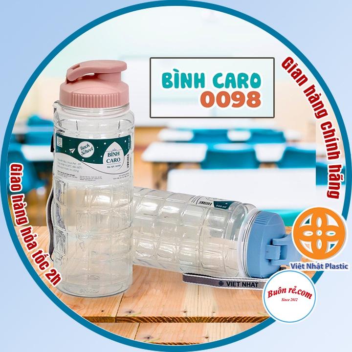 Bình nước học sinh kẻ caro 750ml Việt Nhật (0098), Bình đựng nước thể thao có quai dù treo