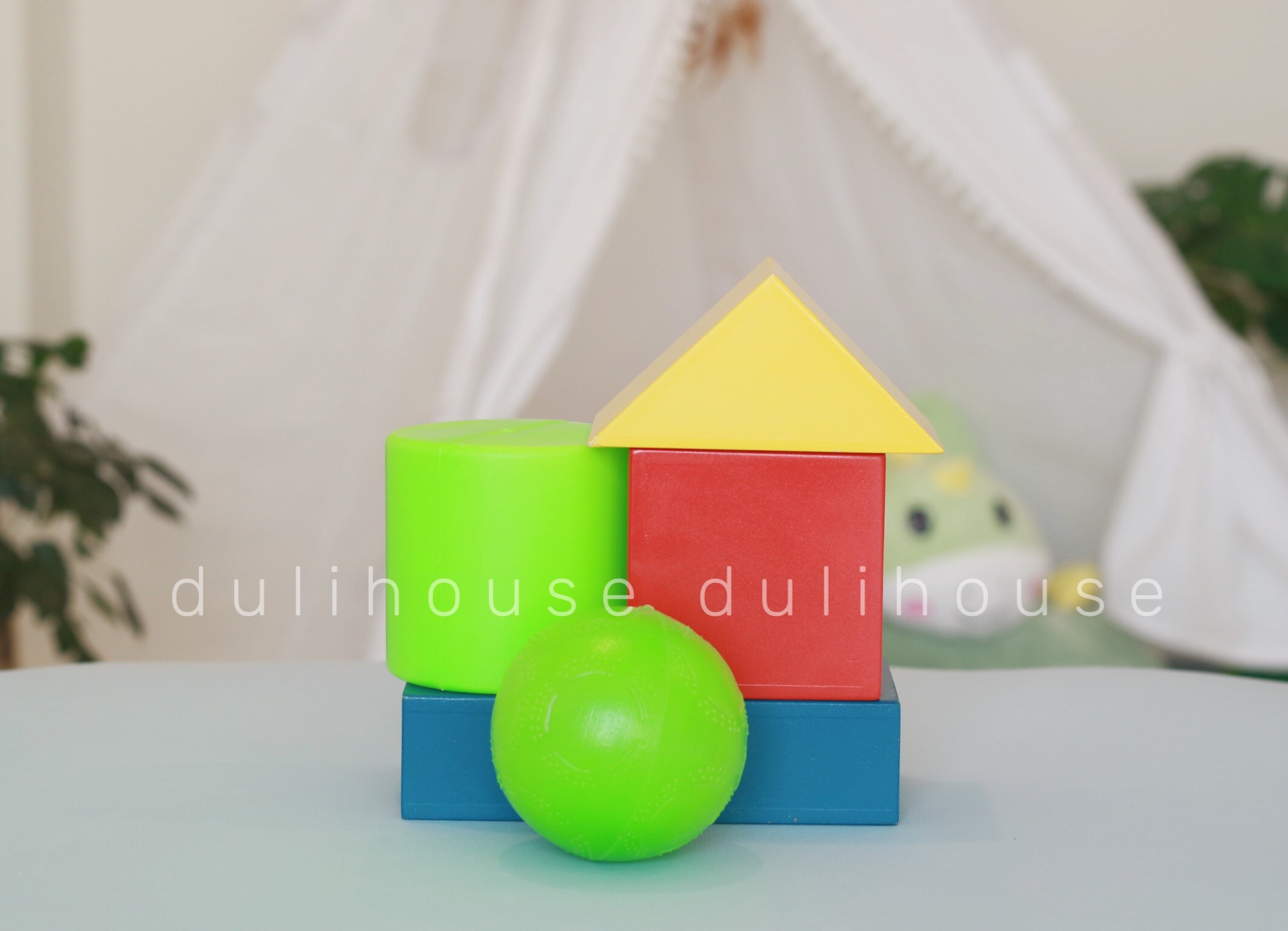Bộ 5 hình khối với 5 màu sắc cơ bản cho giai đoạn làm quen và ghi nhớ ban đầu của bé - Sản xuất tại Việt Nam