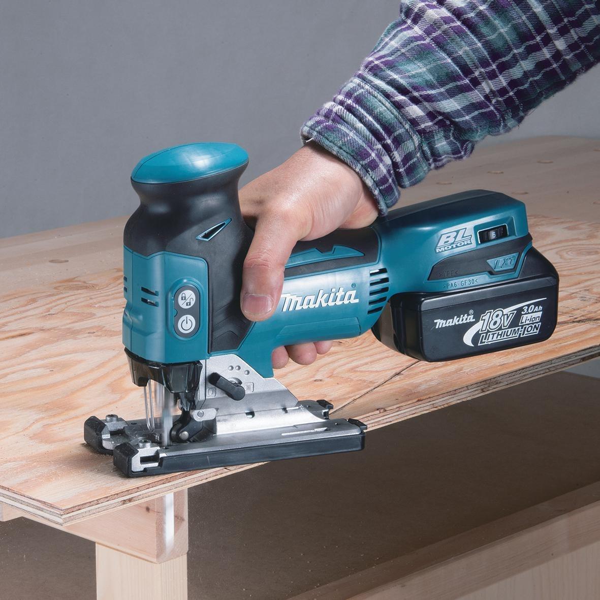 MÁY CƯA LỌNG DÙNG PIN MAKITA 26MM DJV181Z - HÀNG CHÍNH HÃNG