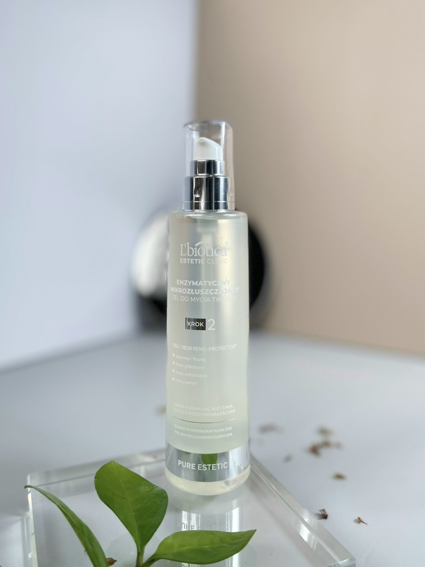 Gel làm sạch tế bào da chết L'biotica Estetic Clinic Pure Estetic enzymatic micro-exfoliating face wash gel