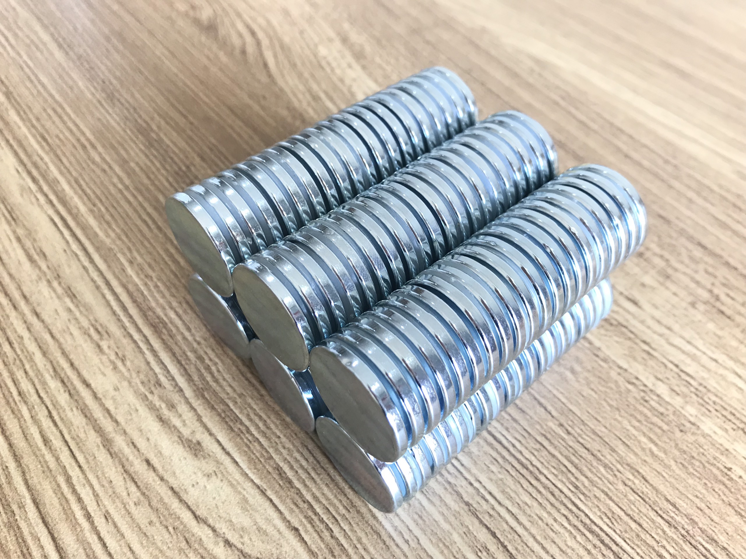 10 Viên Nam Châm Đất Hiếm Loại Tròn 25x3mm Mạ Kẽm Lực Từ N35 Cực Mạnh