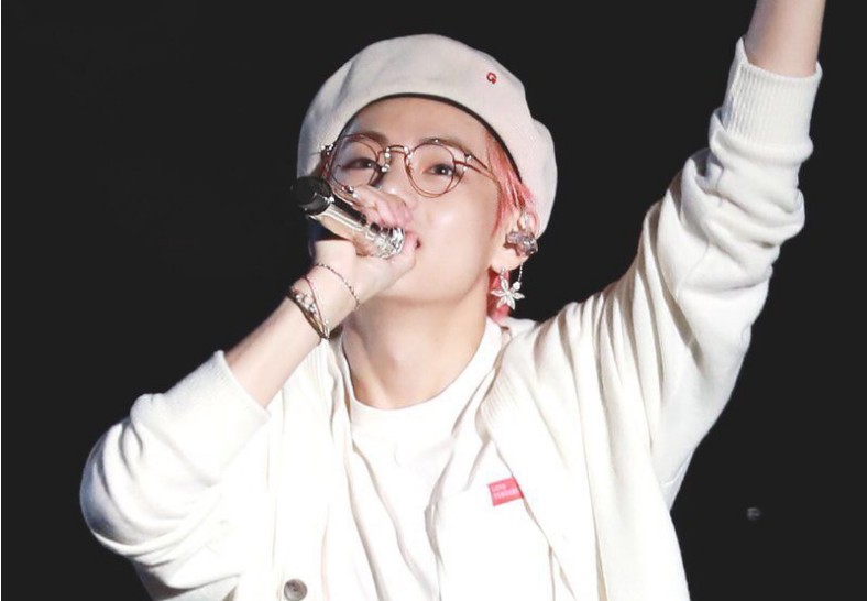Hoa tai Bangtan BTS V Kim Taehyung bông tai cánh hoa