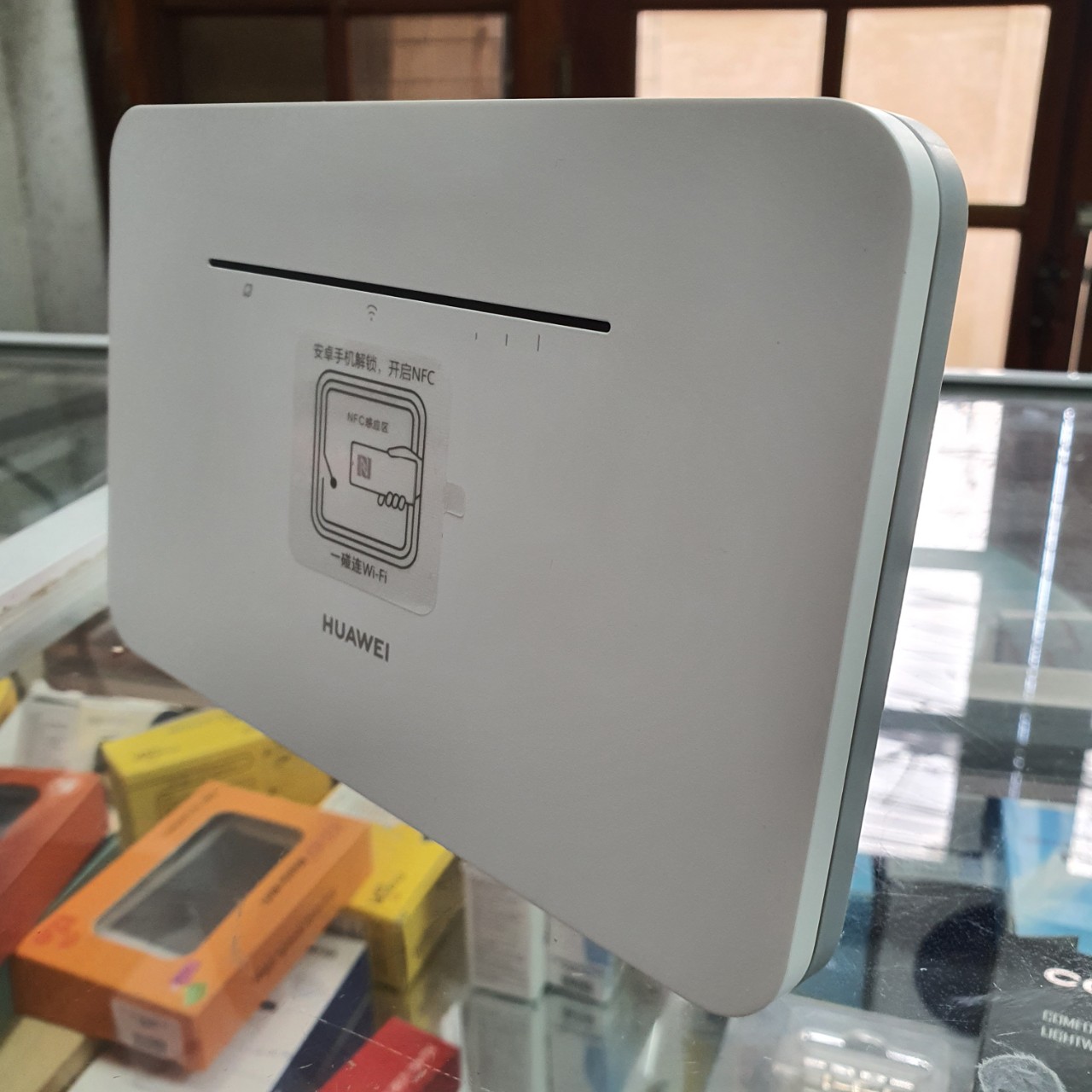 Thiết bị phát sóng wifi từ sim 3G 4G Huawei B311B , tốc độ 150Mb , hỗ trợ 4 cổng LAN , hàng chính hãng