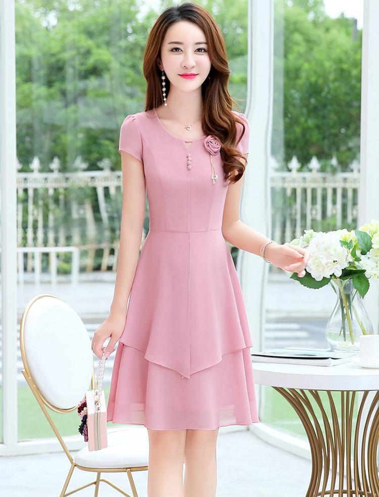 Đầm xòe dự tiệc đính hoa duyên dáng